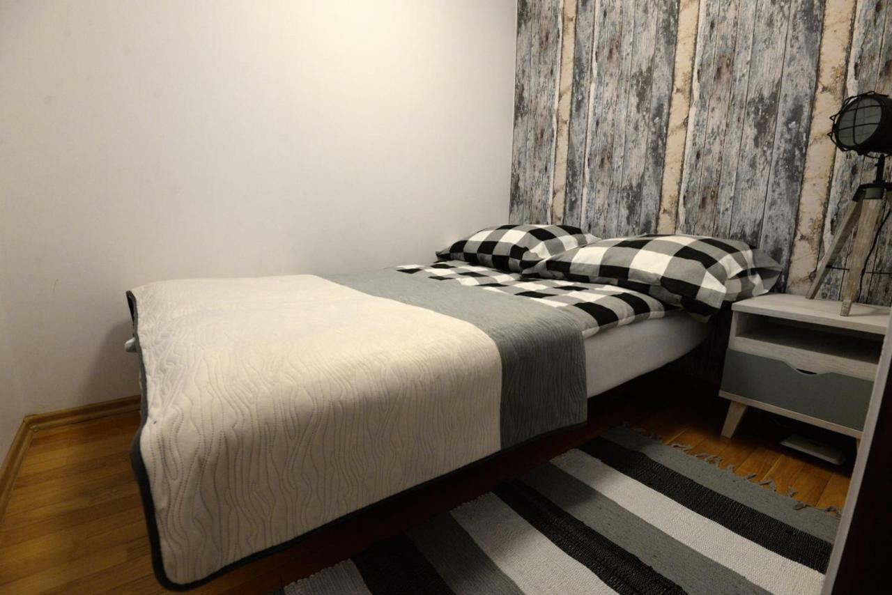 Apartament Columbus Apartment Ustrzyki Dolne Exterior photo