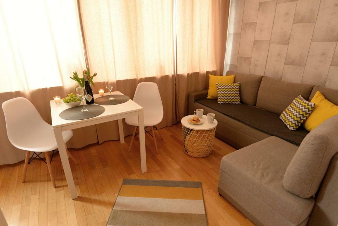 Apartament Columbus Apartment Ustrzyki Dolne Exterior photo
